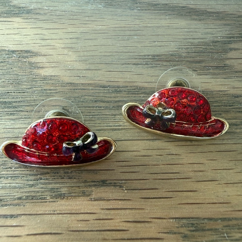 Women’s red hat earrings with purple bow